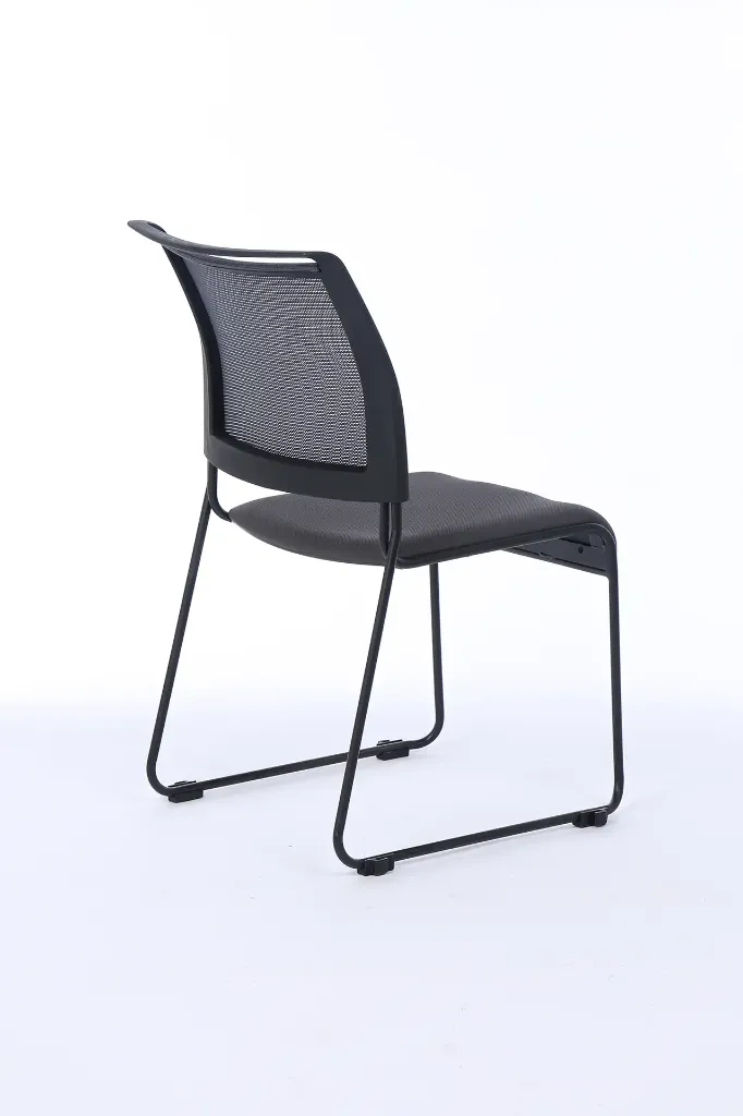 Chaise Dacada empilable - dossier en résille noir sophia mayotte 03.webp